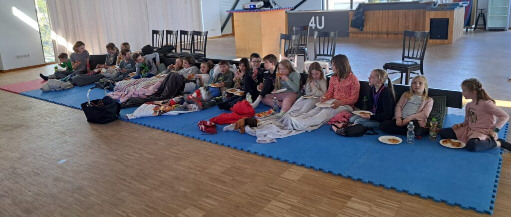 Kinoabend bei Karate Kyokai Neuenkirchen – Filmspaß mit Pizza und Kissen